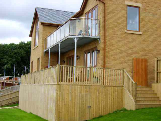 STEEL & GLASS BALCONY